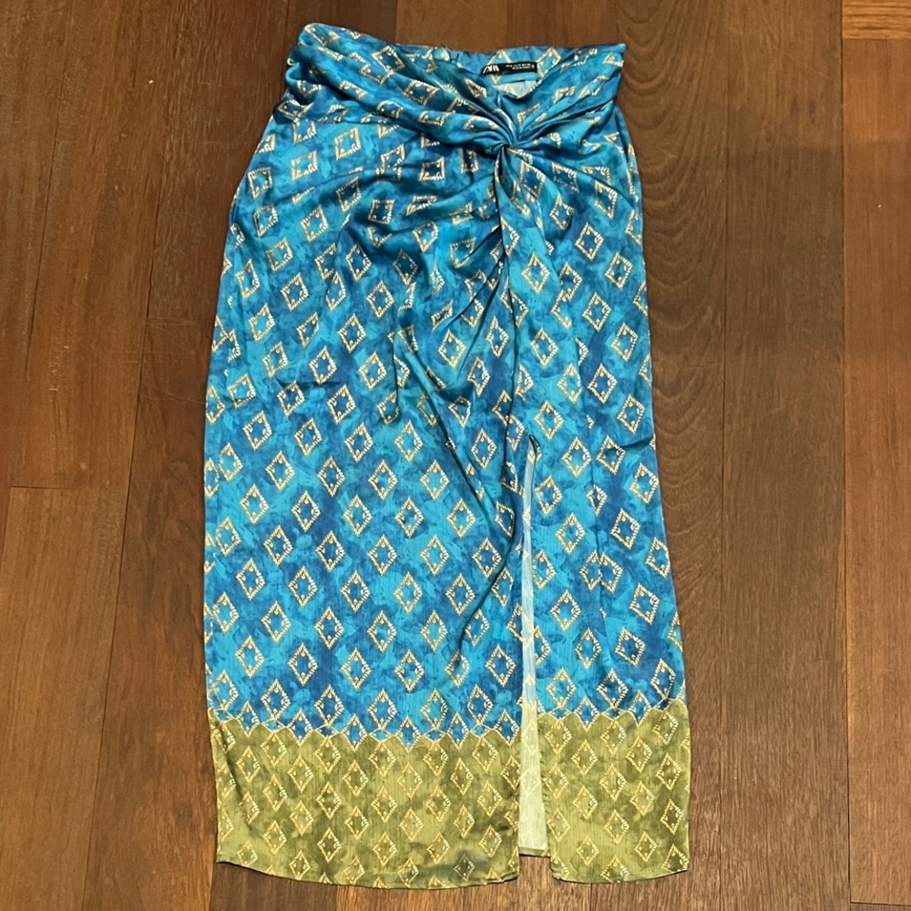 Zara Blue and Green Patterned skirt size Small